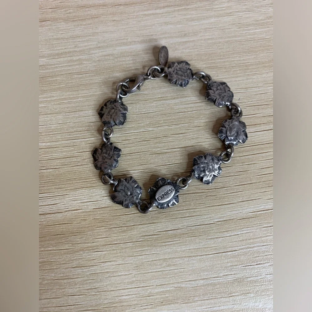 PRELOVED EXPRESS ROSE SILVER TONE LINK BRACELET